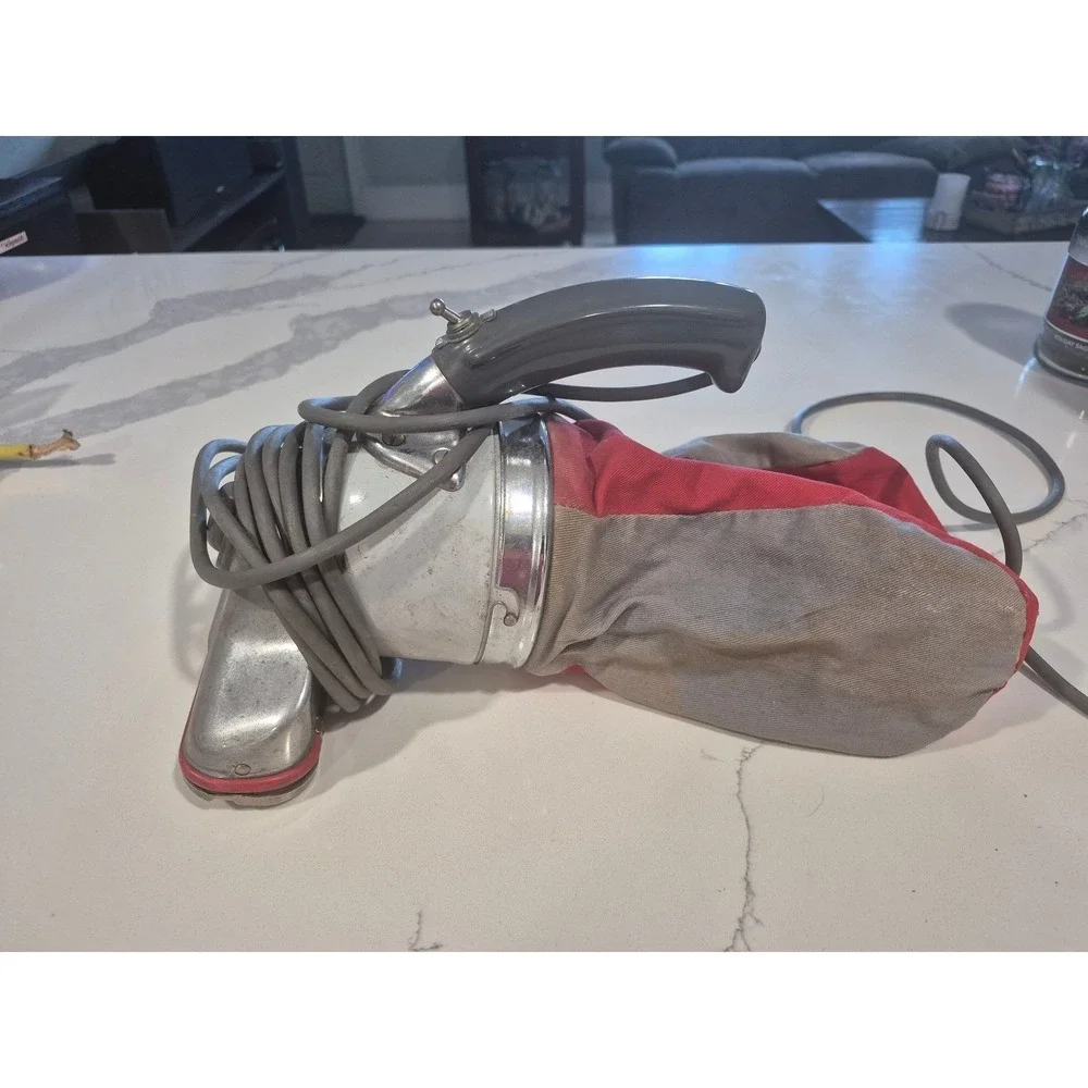 Vintage Royal Model 501 Handheld Vacuum Cleaner Metal Body Corded Red Bag‎ Crown